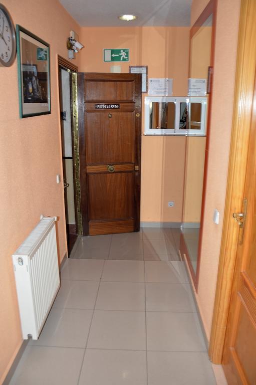 Pension Navarra Madrid Esterno foto